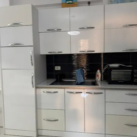 Zena Shkembi Kavajes Lägenhet Durrës