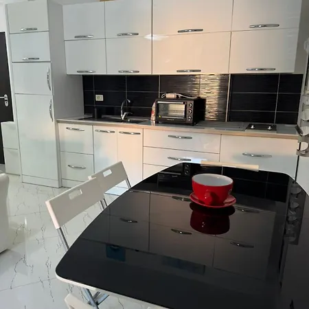 Zena Shkembi Kavajes *