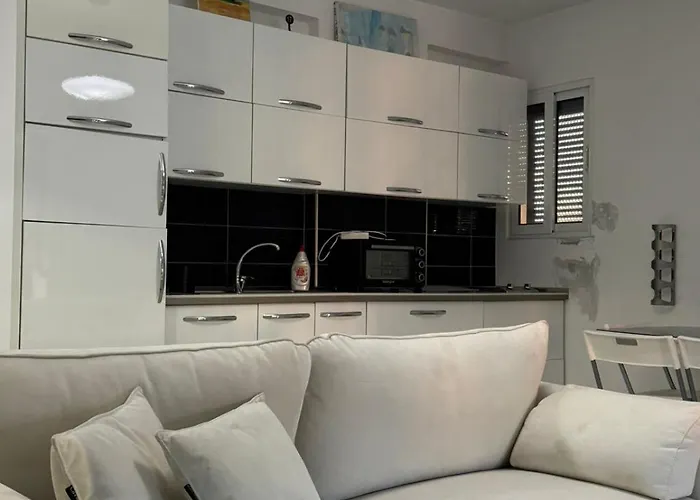 Zena Shkembi Kavajes Апартаменты