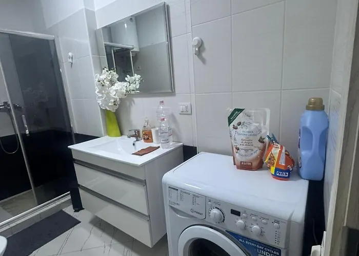 Zena Shkembi Kavajes Appartement *